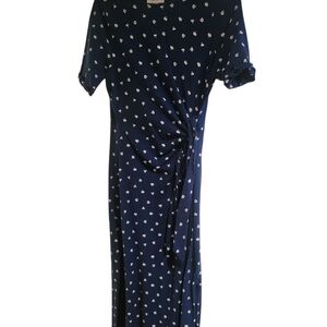 Elegant Navy Blue Dress with White Floral Pattern